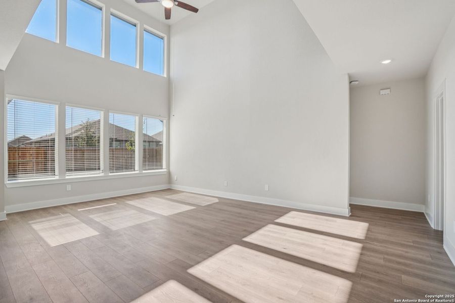 Spacious, unfurnished interior of a new home in Carmel Ranch, Schertz (Image 48).