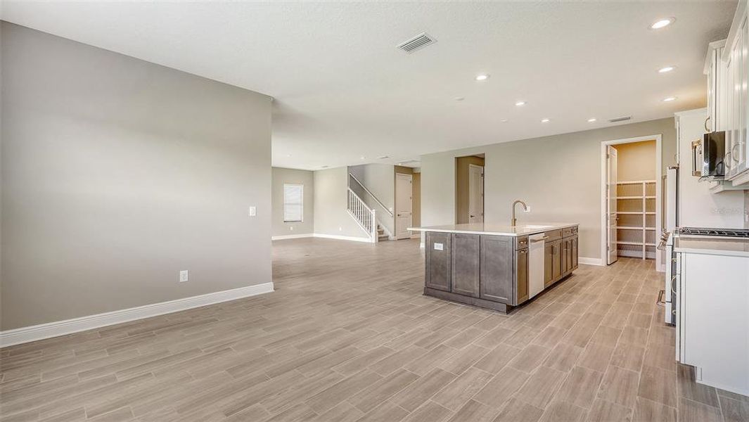 Spacious, unfurnished interior of a new home in Palm Grove, Lakewood Ranch (Image 45). Spacious, unfurnished interior of a new home in Palm Grove, Lakewood Ranch (Image 45).