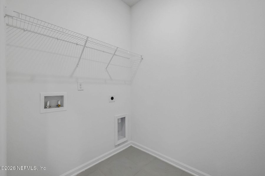 Spacious, unfurnished interior of a new home in Diamond Springs, Jacksonville (Image 28).
