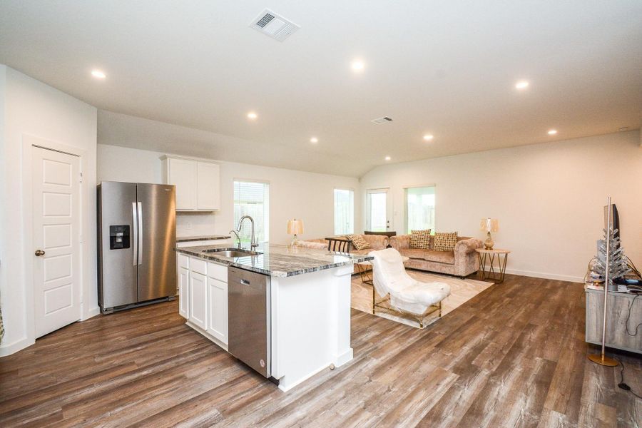 Furnished interior view inside a new home in Caldwell Ranch, Rosharon (Image 9).