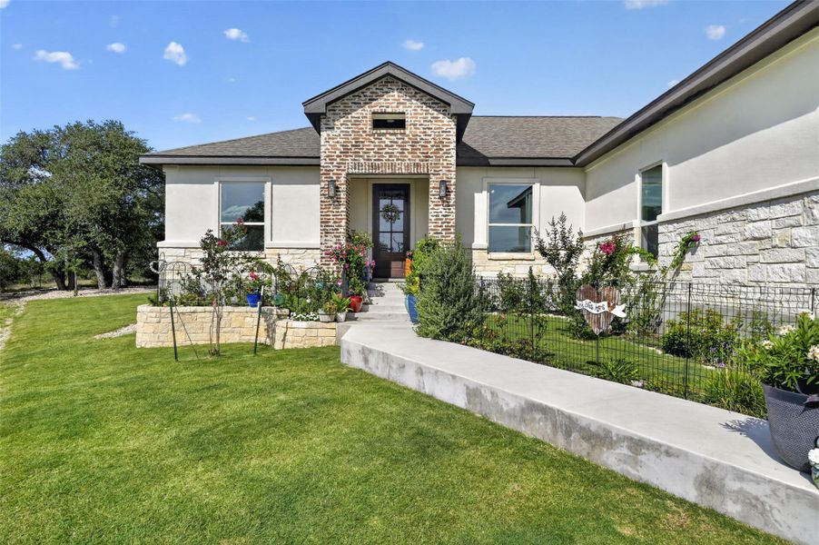 Full landscaped Full landscaped