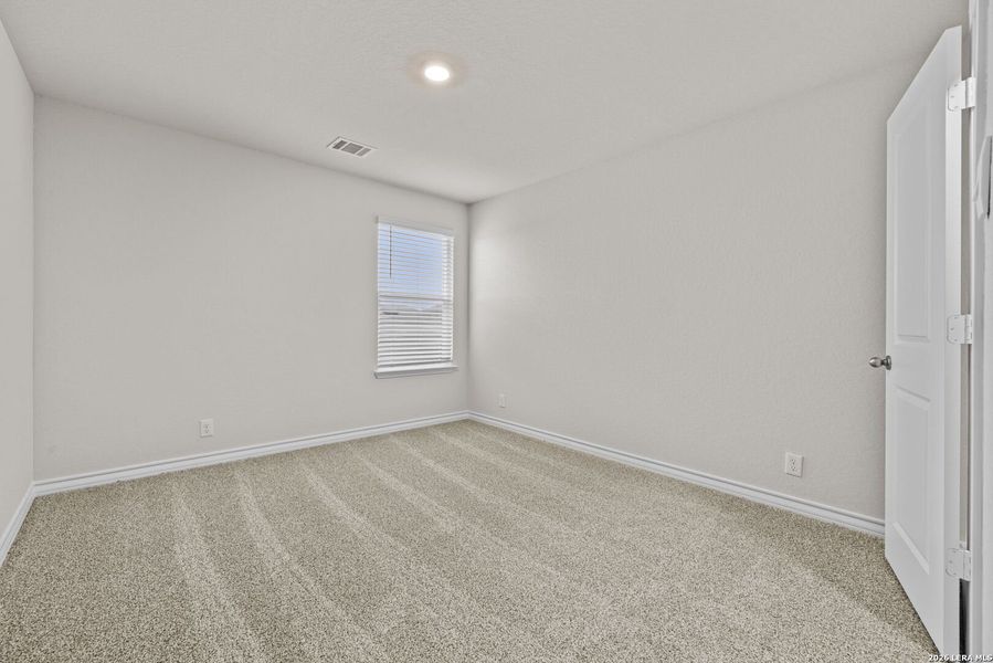 Spacious, unfurnished interior of a new home in Redbird Ranch, San Antonio (Image 19).