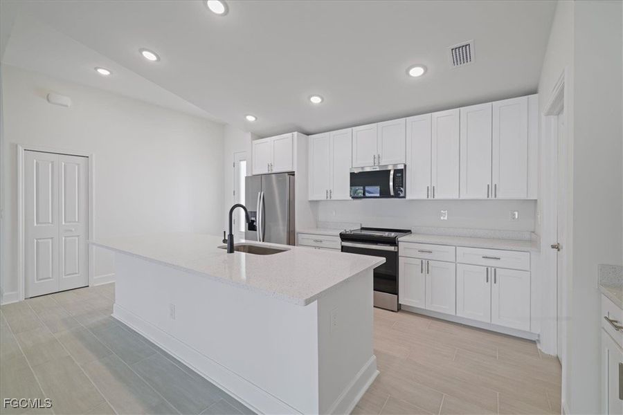 Furnished interior view inside a new home in Cape Coral, Cape Coral (Image 10).