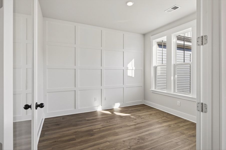 Spacious, unfurnished interior of a new home in Crow Creek, Calabash (Image 4).