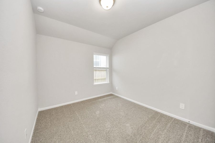 Spacious, unfurnished interior of a new home in Montgomery Ridge: Landmark Collection, Montgomery (Image 16).