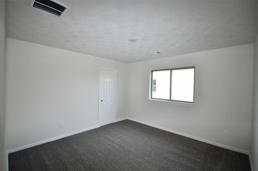 Spacious, unfurnished interior of a new home in Pedregal, League City (Image 21). Spacious, unfurnished interior of a new home in Pedregal, League City (Image 21).