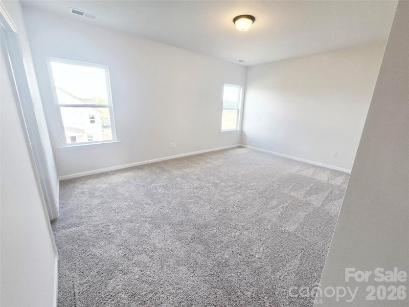 Spacious, unfurnished interior of a new home in Cedar Meadows, Monroe (Image 18).