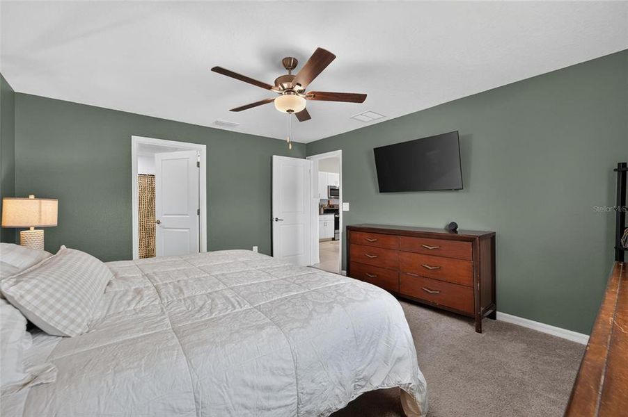 Furnished interior view inside a new home in , Bartow (Image 46).
