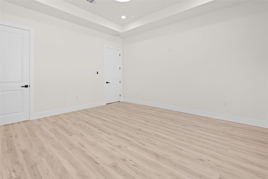 Spacious, unfurnished interior of a new home in , Dayton (Image 32).