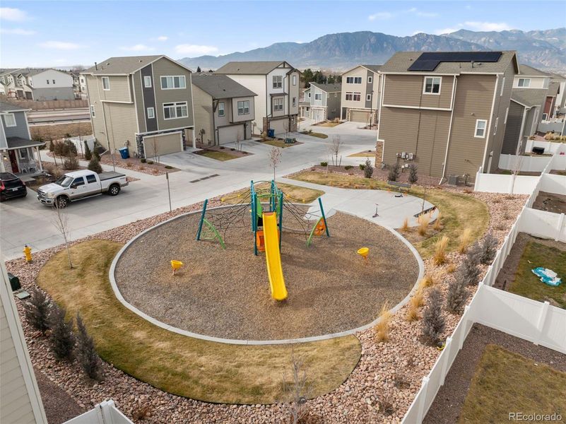 Community amenities in , Colorado Springs (Image 40).