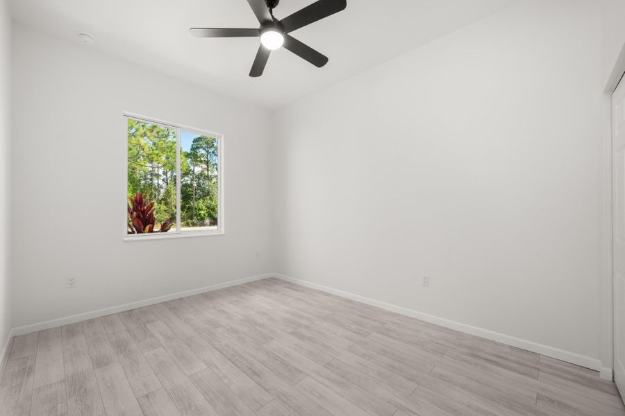 Spacious, unfurnished interior of a new home in , Lake Placid (Image 44).