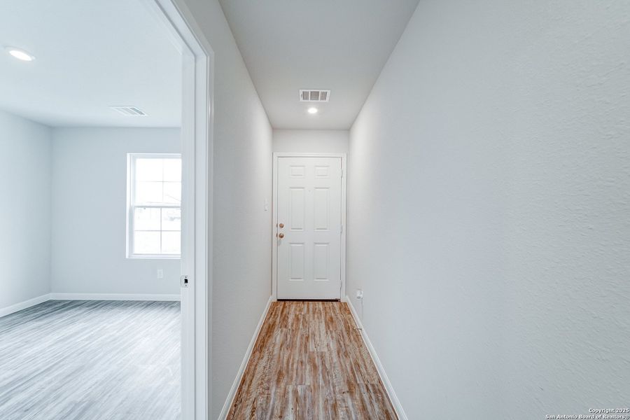 Spacious, unfurnished interior of a new home in Las Colinas, Kenedy (Image 16). Spacious, unfurnished interior of a new home in Las Colinas, Kenedy (Image 16).