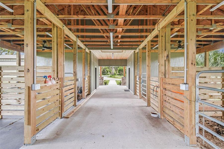 Spacious, unfurnished interior of a new home in , Lithia (Image 18).