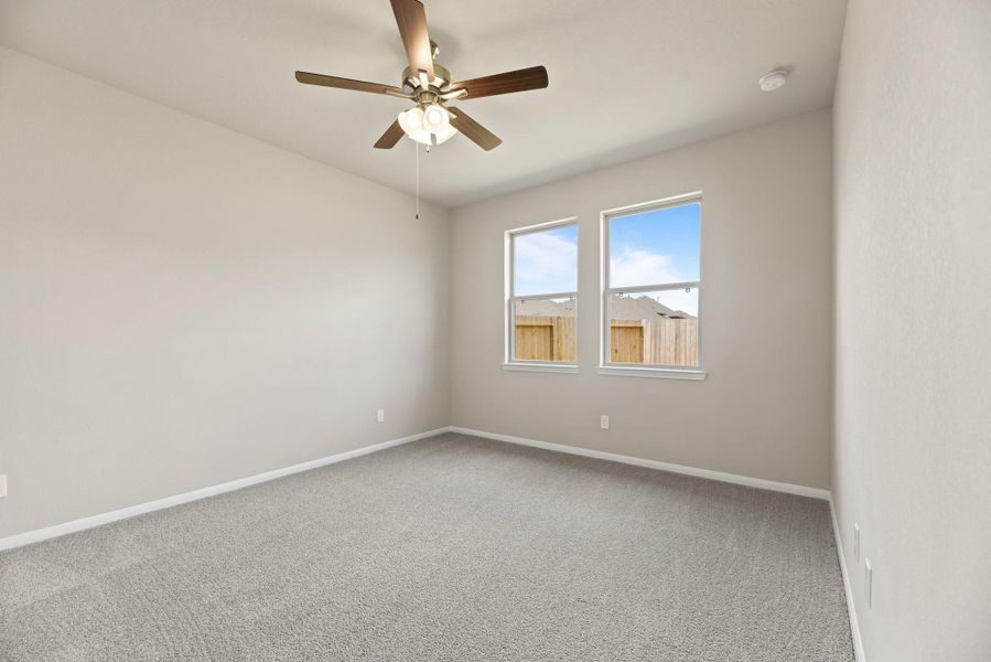 Spacious owner's suite (*Photo not of actual home and used for illustration purposes only.)