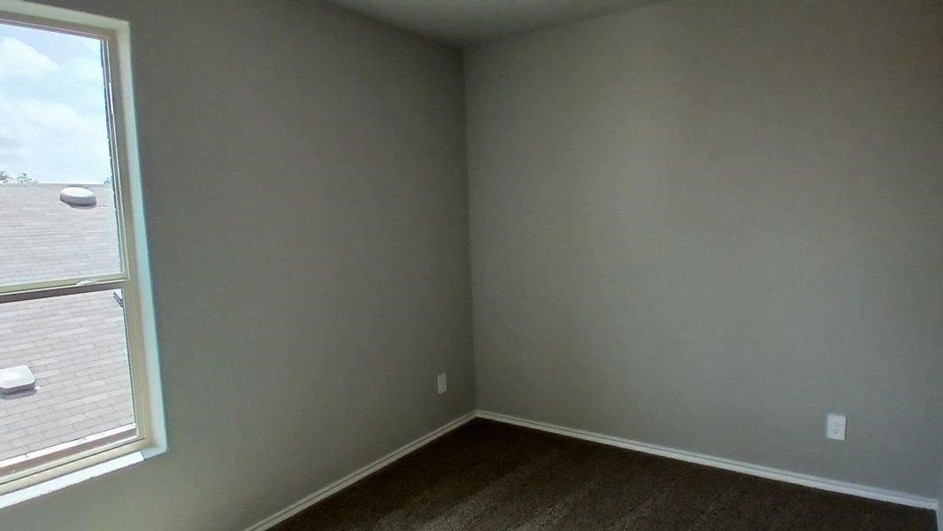 Spacious, unfurnished interior of a new home in The Canyons, Keene (Image 8).