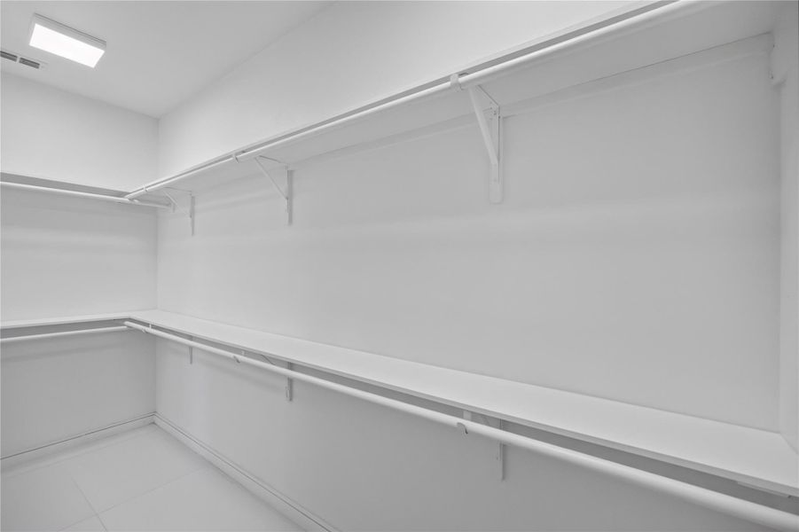 Spacious, unfurnished interior of a new home in , Donna (Image 19).