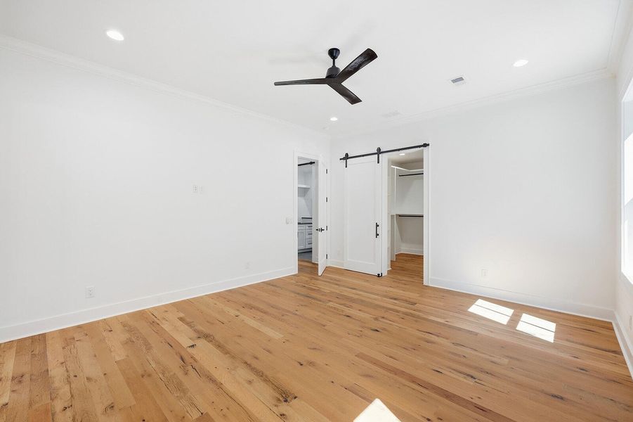 Spacious, unfurnished interior of a new home in , Seabrook (Image 21).