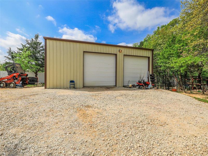 Exterior details and patio area of a home in , Azle (Image 20).