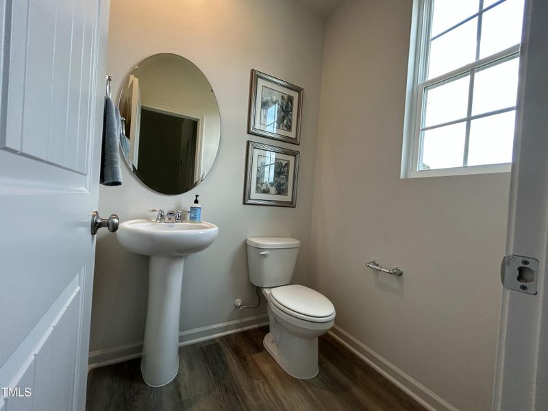 JR 13 Camden Powder Room (Staged) JR 13 Camden Powder Room (Staged)