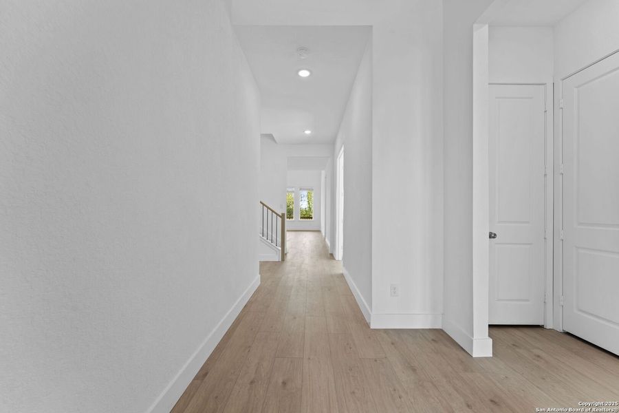 Spacious, unfurnished interior of a new home in , New Braunfels (Image 30). Spacious, unfurnished interior of a new home in , New Braunfels (Image 30).