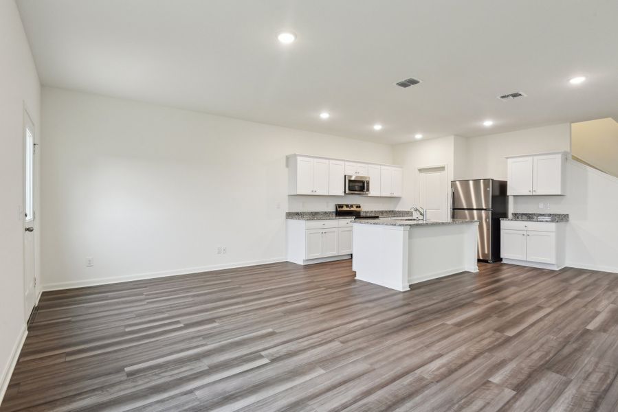 Representative unfurnished interior of a home built from the Ross by Starlight Homes in Pinckney Place, North Charleston (Image 17).