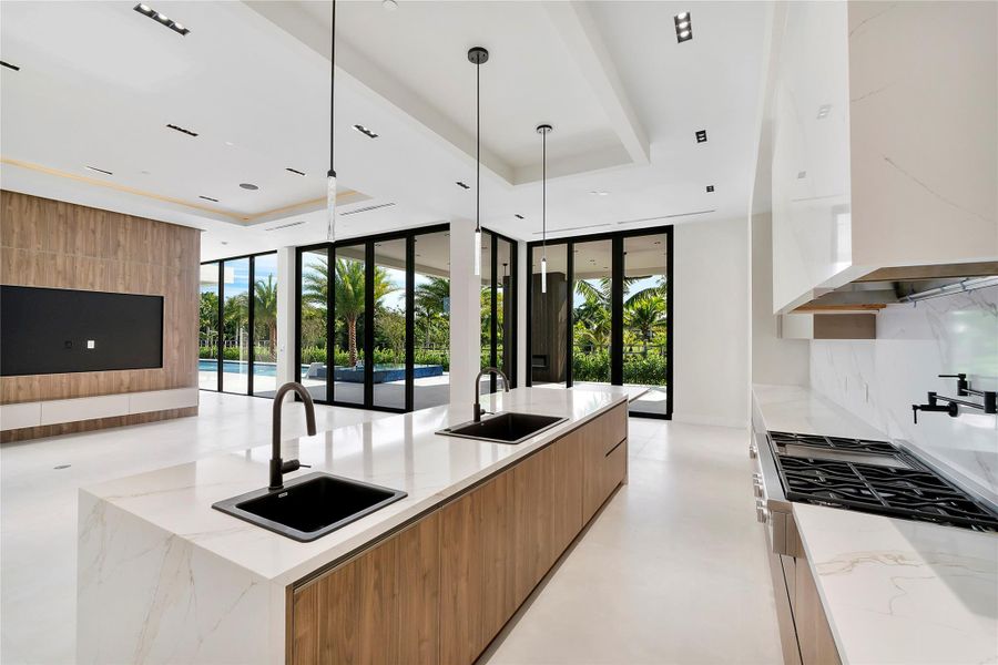 Community amenities in , Plantation (Image 58).