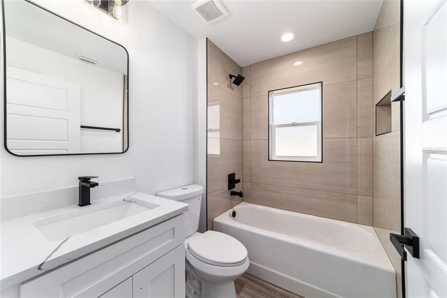 Furnished interior view inside a new home in , Dunnellon (Image 11).