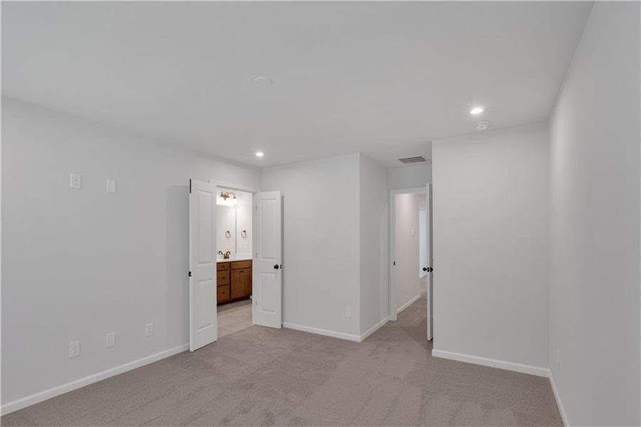 Spacious, unfurnished interior of a new home in Village Green, Adairsville (Image 27).