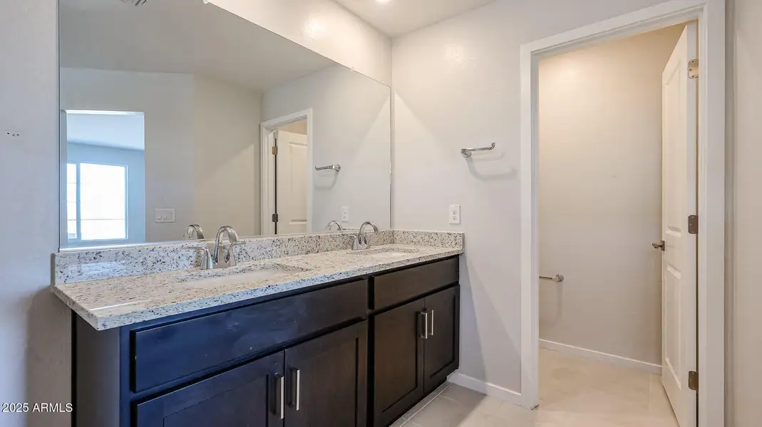 33_2-story-home-for-sale-surprise-AZ_Rea