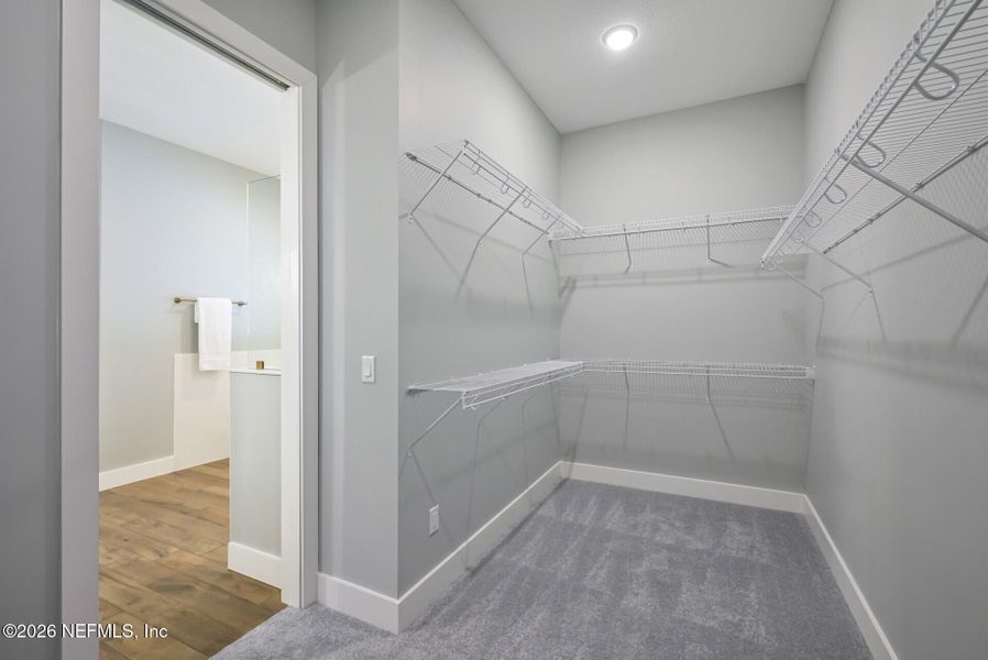 Spacious, unfurnished interior of a new home in , Jacksonville (Image 26).