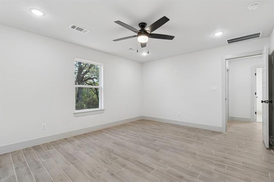 Spacious, unfurnished interior of a new home in , Granbury (Image 26). Spacious, unfurnished interior of a new home in , Granbury (Image 26).