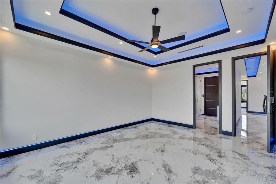 Spacious, unfurnished interior of a new home in , Apollo Beach (Image 78).