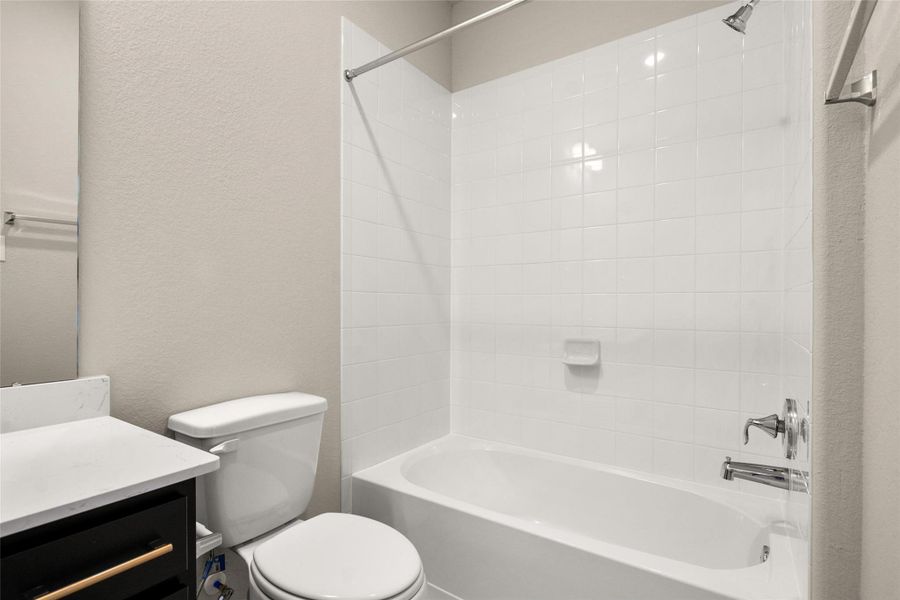 Note: Sample product photo. Actual exterior and interior selections may vary by homesite. Photo may be virtually staged