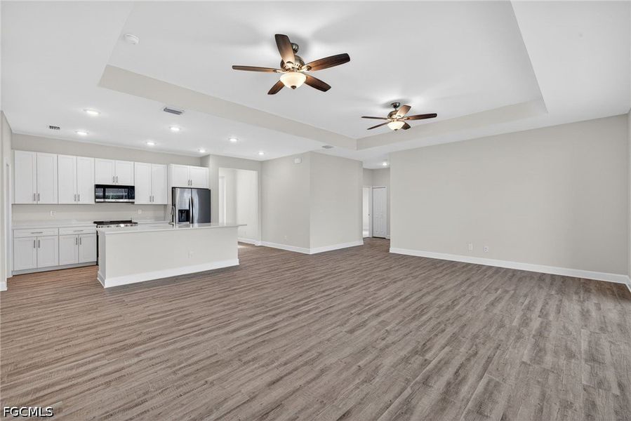 Spacious, unfurnished interior of a new home in Cape Coral, Cape Coral (Image 12).