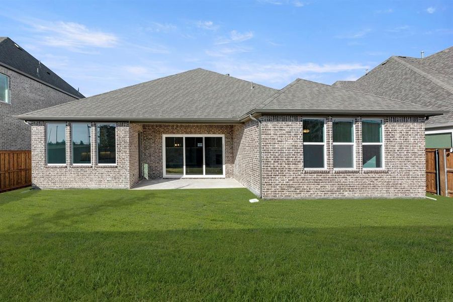 26. 2109 Clairmount - Back