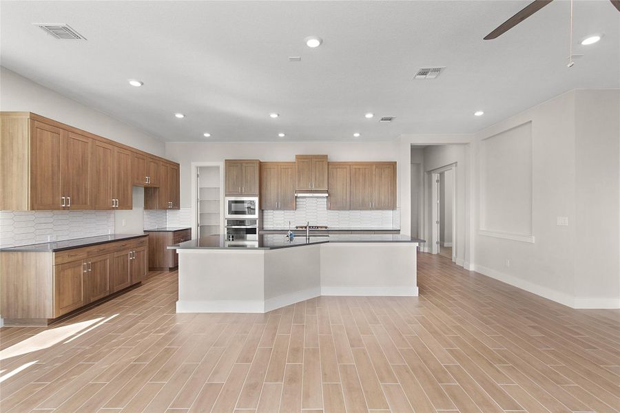 **PHOTO REPRESENTATIVE OF FLOORPLAN ONLY**