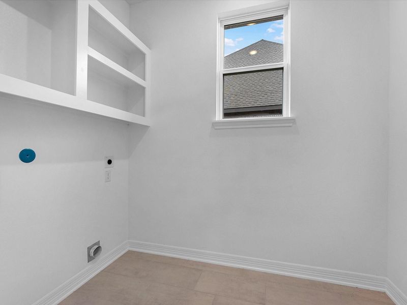 Spacious, unfurnished interior of a new home in Wildrye, Waller (Image 15).
