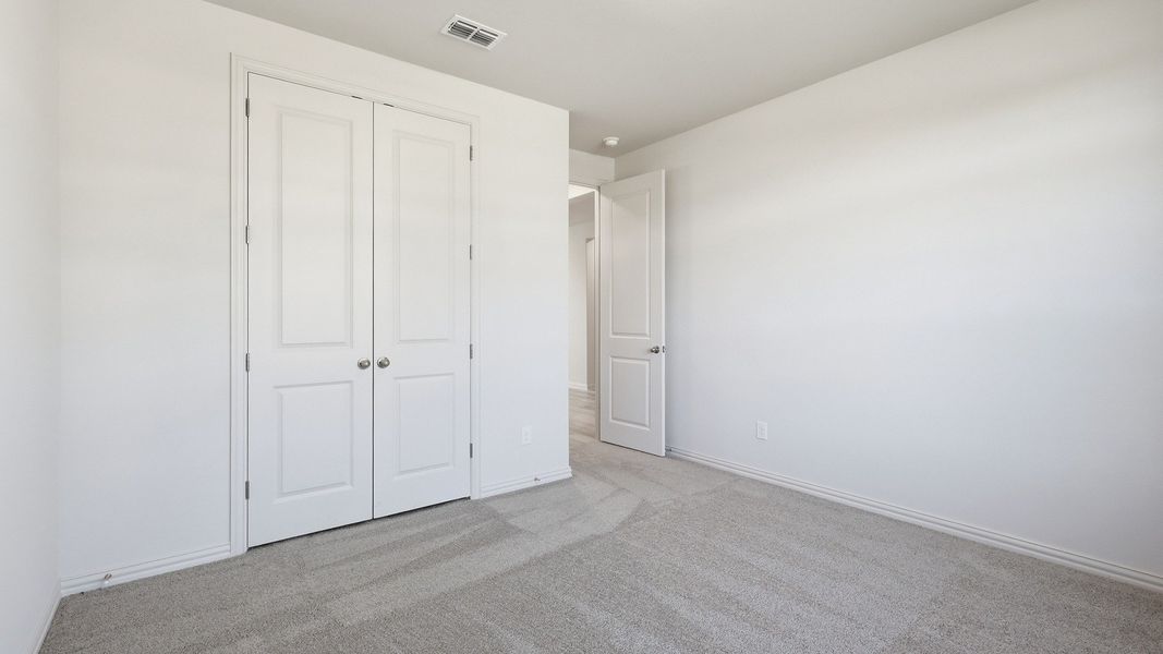 Furnished interior view inside a new home in Green Oaks Preserve, Arlington (Image 36). Furnished interior view inside a new home in Green Oaks Preserve, Arlington (Image 36).