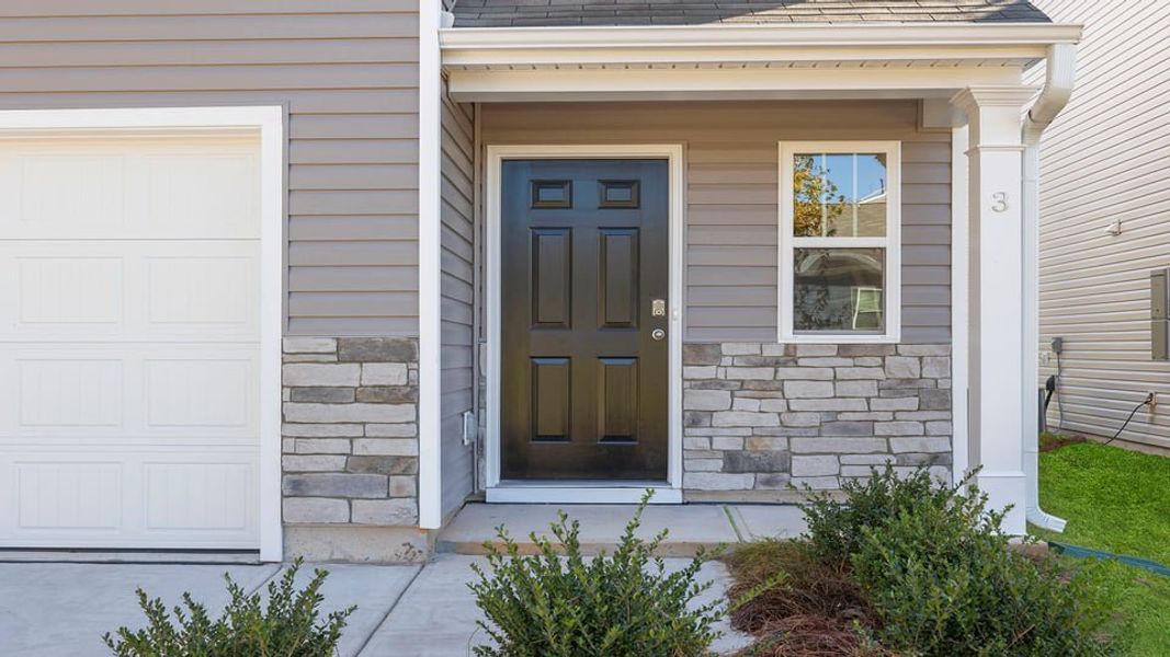 Exterior details and patio area of a home in Cloverdale Hills, Piedmont (Image 3).