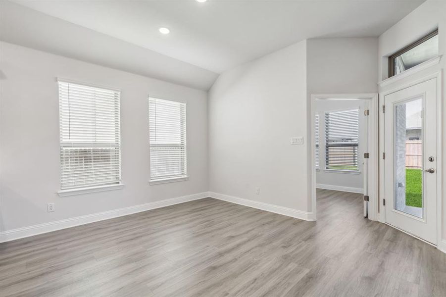 Spacious, unfurnished interior of a new home in Summer Crest, Fort Worth (Image 14). Spacious, unfurnished interior of a new home in Summer Crest, Fort Worth (Image 14).