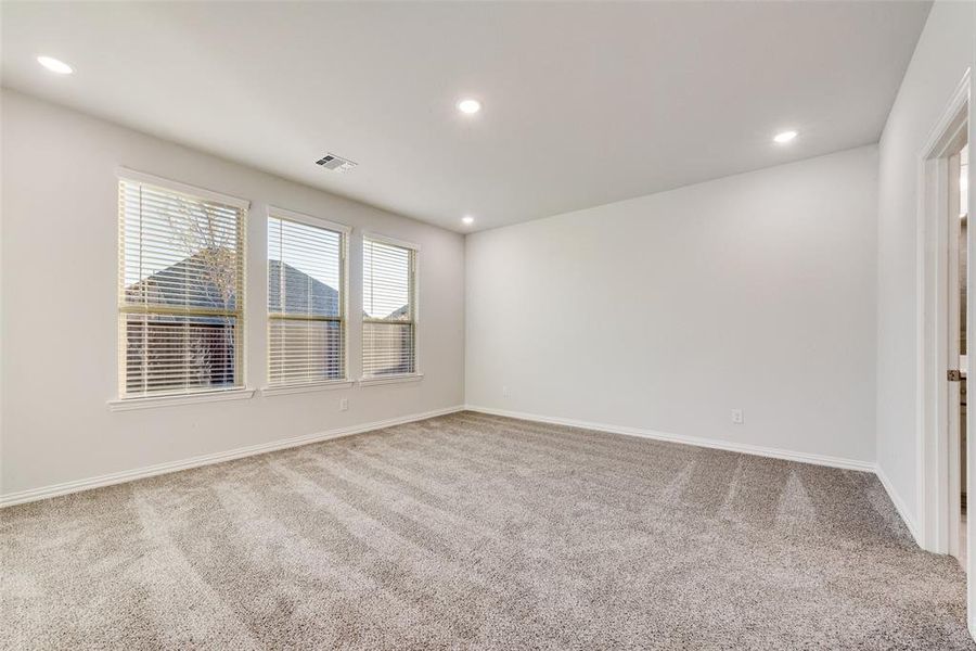 Spacious, unfurnished interior of a new home in Sutton Fields, Celina (Image 23).