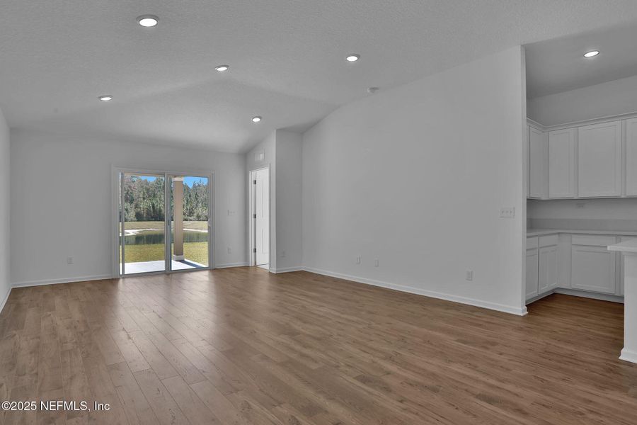 Spacious, unfurnished interior of a new home in Wilford Oaks, Orange Park (Image 35).