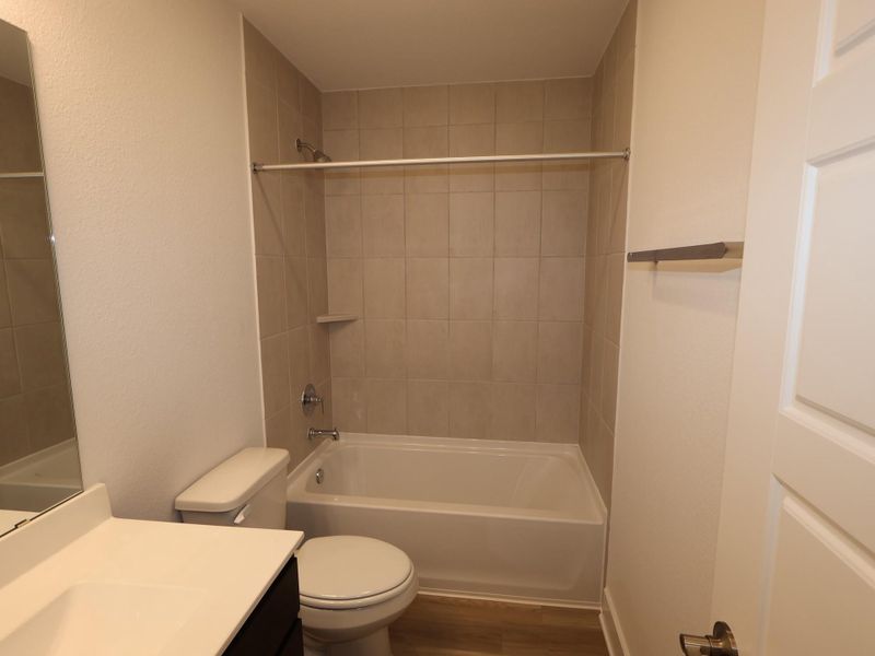 Furnished interior view inside a new home in Lago Mar, Santa Fe (Image 8).