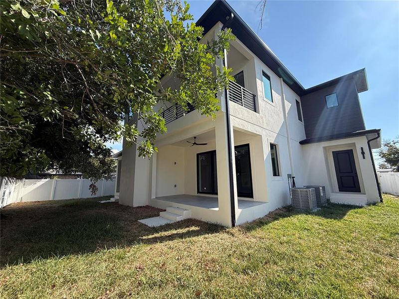 Exterior details and patio area of a home in , Tampa (Image 28).