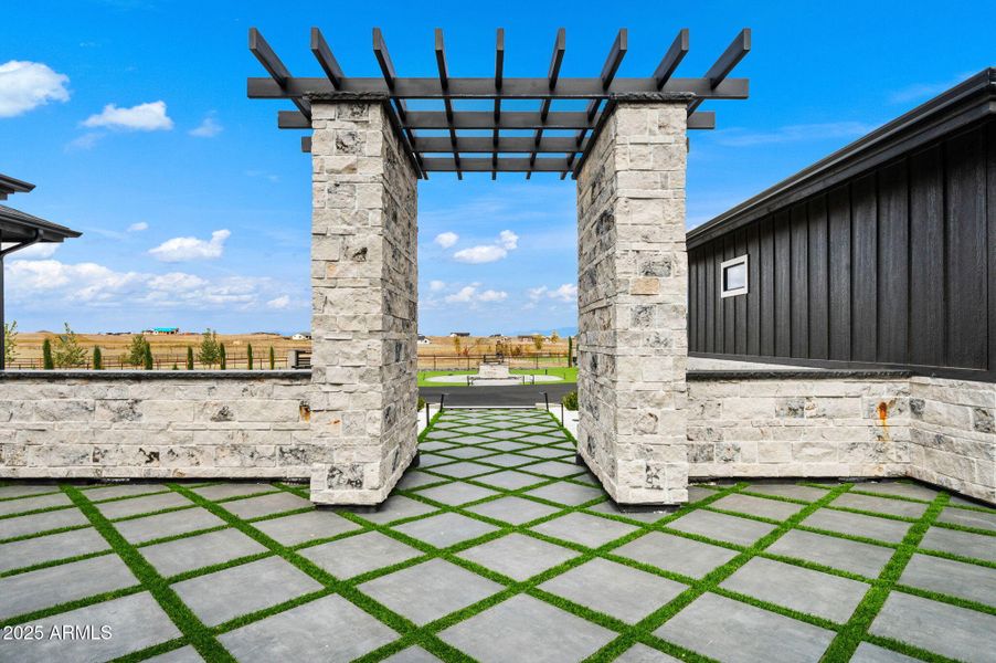 13-Front Courtyard (4) 13-Front Courtyard (4)