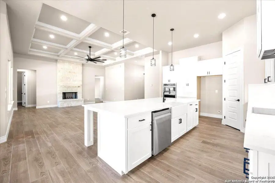 Furnished interior view inside a new home in , La Vernia (Image 7).