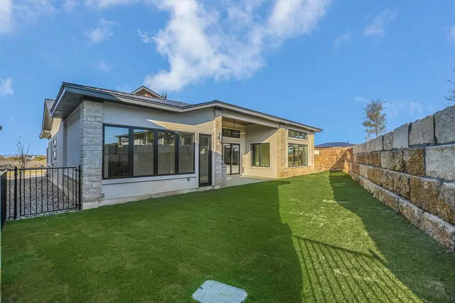 Exterior details and patio area of a home in , Horseshoe Bay (Image 4).