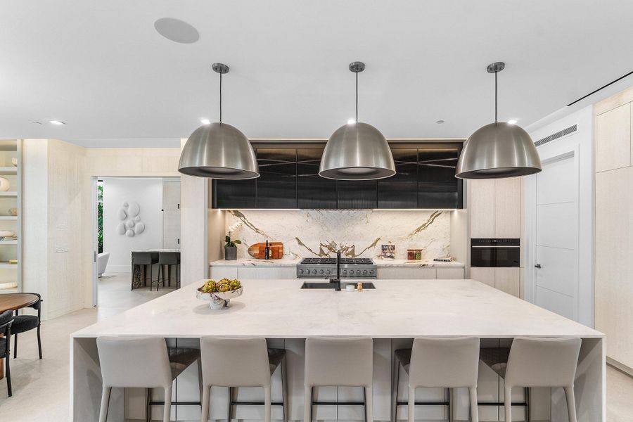 025-810PalmTrail-DelrayBeach-FL-33483-SM