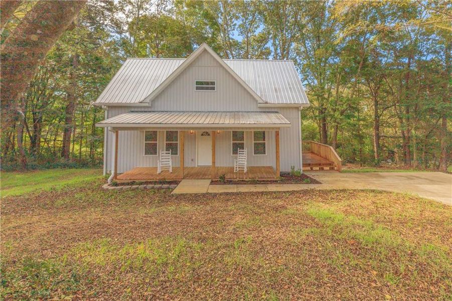Exterior details and patio area of a home in , Menlo (Image 19).