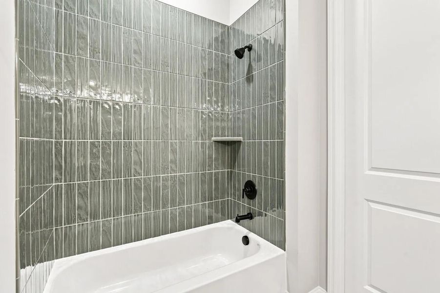Monroe B Bathroom 2 Monroe B Bathroom 2